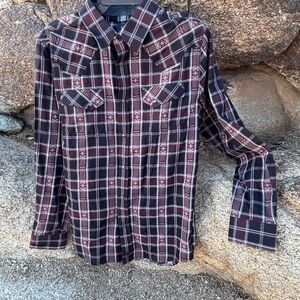 Moon Shine Spirit by Brad Paisley Casual Button Down Shirt with Western Style